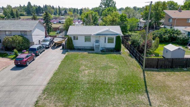 130 e 400 N, House detached with 5 bedrooms, 2 bathrooms and 4 parking in Raymond AB | Image 3