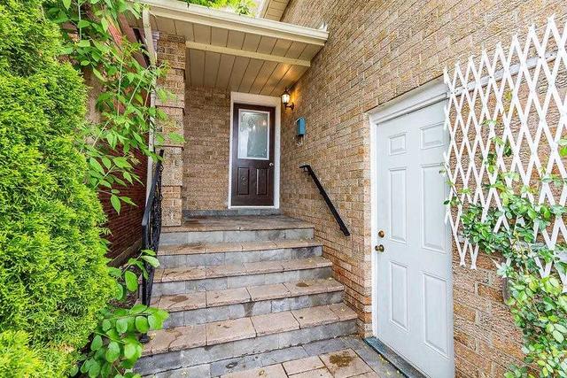230 Lech Walesa Dr, House detached with 3 bedrooms, 4 bathrooms and 6 parking in Mississauga ON | Image 34