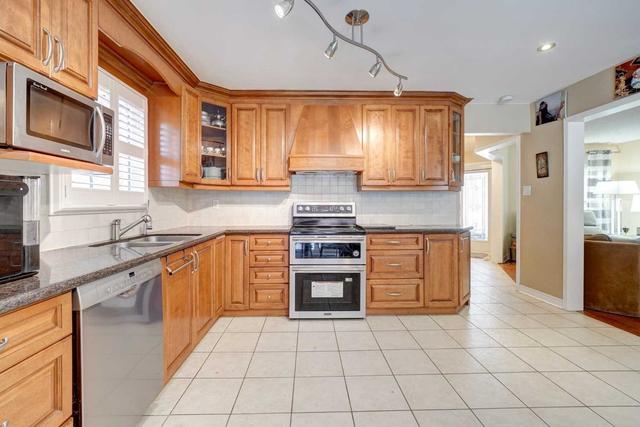 5397 Middlebury Dr, House detached with 3 bedrooms, 4 bathrooms and 6 parking in Mississauga ON | Image 3