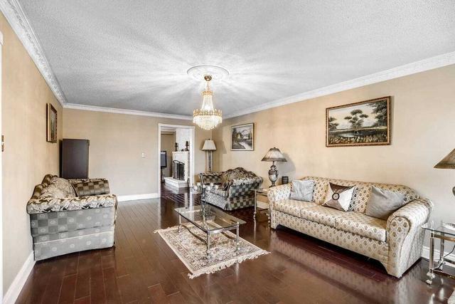 31 Rosegarden Dr, House detached with 4 bedrooms, 4 bathrooms and 20 parking in Brampton ON | Image 23