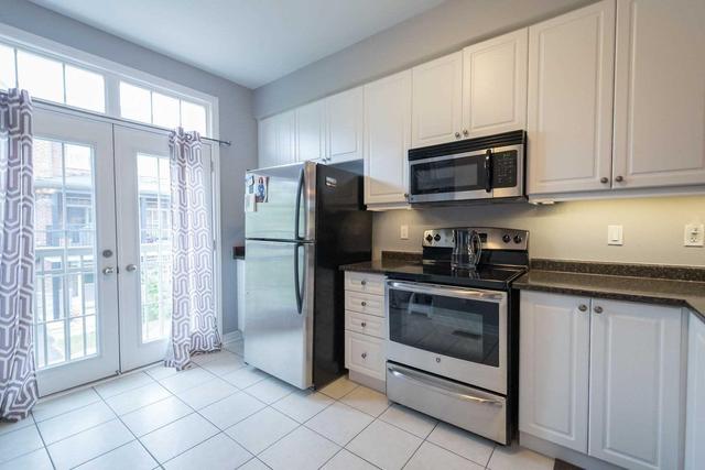 2360 Treversh Common, House attached with 2 bedrooms, 3 bathrooms and 1 parking in Burlington ON | Image 2