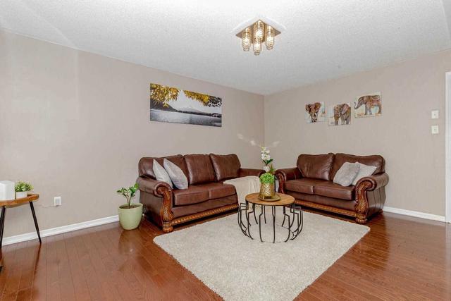72 Newington Cres, House semidetached with 3 bedrooms, 4 bathrooms and 3 parking in Brampton ON | Image 5