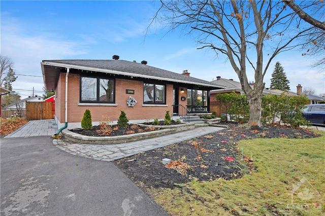 1999 Dorval Avenue, House detached with 4 bedrooms, 2 bathrooms and 2 parking in Ottawa ON | Image 2