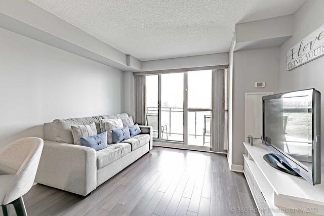 721 - 120 Dallimore Circ, Condo with 1 bedrooms, 1 bathrooms and 2 parking in Toronto ON | Image 3