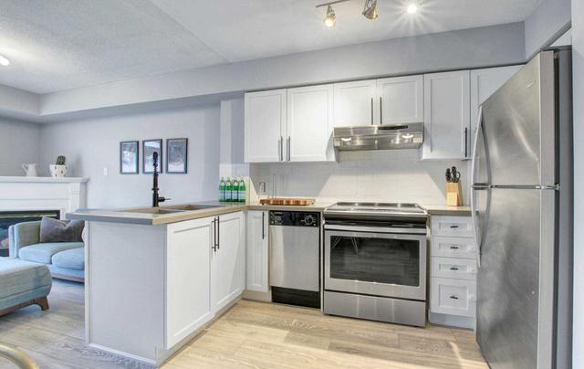 2503 - 25 Sudbury St, Townhouse with 2 bedrooms, 1 bathrooms and 1 parking in Toronto ON | Image 2