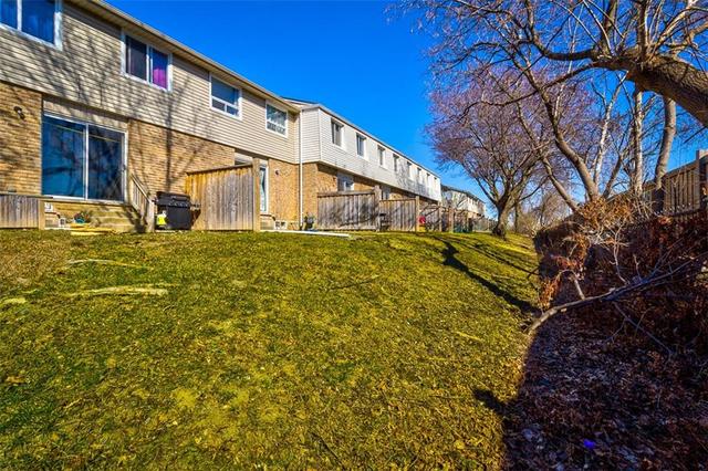 27 - 262 Kenora Avenue, House attached with 3 bedrooms, 1 bathrooms and 1 parking in Hamilton ON | Image 6