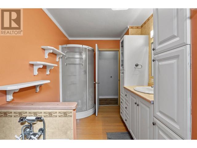 3904 32 Avenue, House detached with 4 bedrooms, 3 bathrooms and 4 parking in Vernon BC | Image 20
