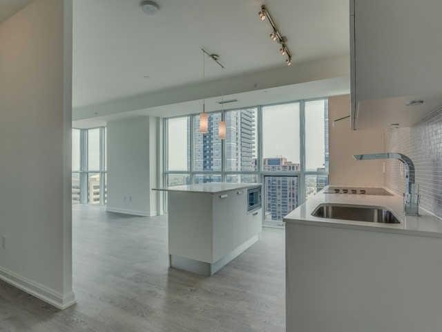2708 - 9 Bogert Ave, Condo with 2 bedrooms, 2 bathrooms and 1 parking in Toronto ON | Image 7