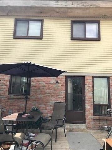 55 - 55 Mcmullen Cres, Townhouse with 3 bedrooms, 2 bathrooms and 2 parking in Brampton ON | Image 6