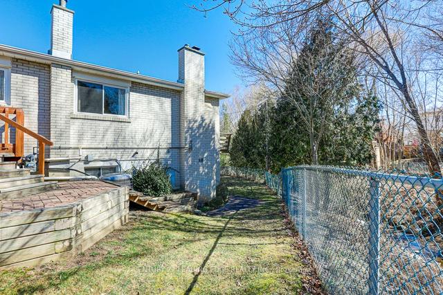 15 Bakerdale Rd, House detached with 3 bedrooms, 2 bathrooms and 6 parking in Markham ON | Image 28