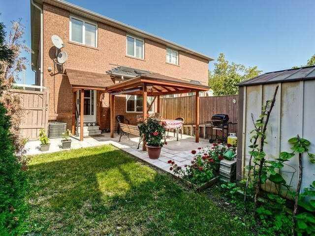 18 Woodhaven Dr, House semidetached with 3 bedrooms, 4 bathrooms and 3 parking in Brampton ON | Image 9