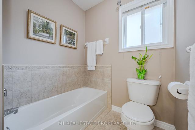 22 Washburn Dr, House detached with 3 bedrooms, 3 bathrooms and 4 parking in Guelph ON | Image 8