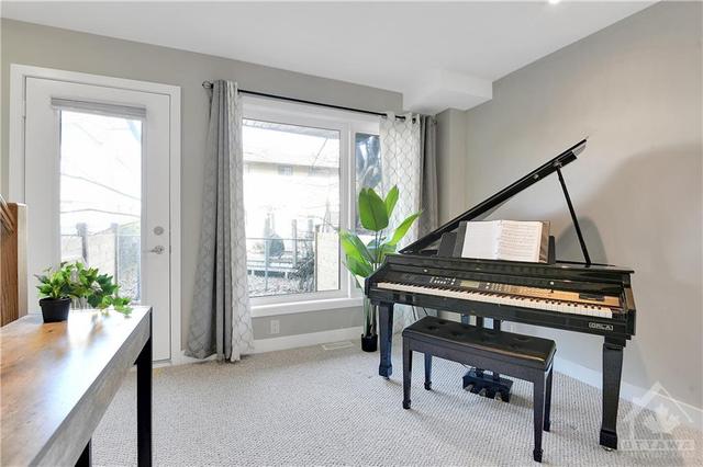 606 Terravita Private, Townhouse with 3 bedrooms, 3 bathrooms and 2 parking in Ottawa ON | Image 2
