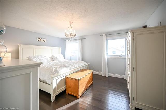 25 Winter Way, House detached with 3 bedrooms, 1 bathrooms and 4 parking in Brantford ON | Image 18