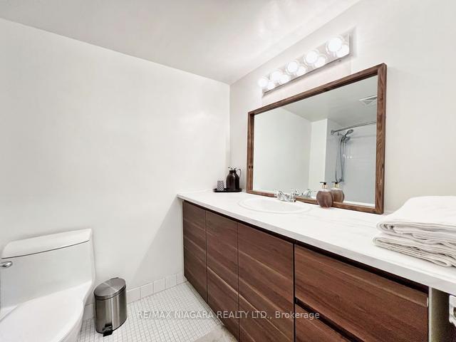 2102ph2 - 625 The West Mall, Condo with 3 bedrooms, 2 bathrooms and 1 parking in Toronto ON | Image 16