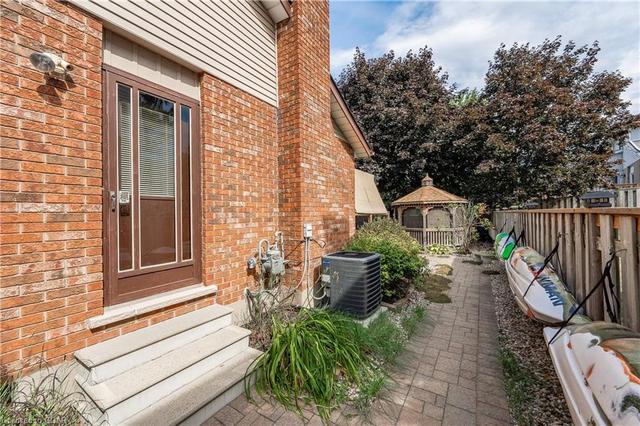 42 Woodborough Road, House detached with 4 bedrooms, 2 bathrooms and 6 parking in Guelph ON | Image 39