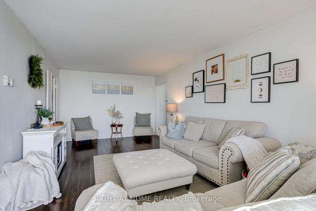 2211 - 1 Massey Sq, Condo with 2 bedrooms, 1 bathrooms and 1 parking in Toronto ON | Image 29