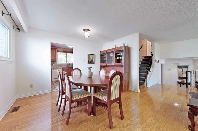 192 Kirk Dr, House detached with 3 bedrooms, 3 bathrooms and 5 parking in Markham ON | Image 3