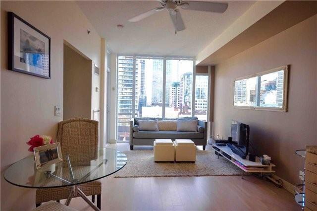 1001 - 21 Nelson St, Condo with 1 bedrooms, 1 bathrooms and 1 parking in Toronto ON | Image 5