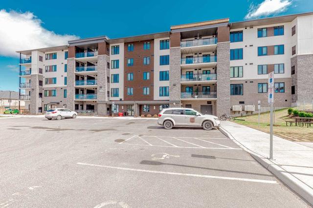 302 - 104 Summit Ridge Dr, Condo with 3 bedrooms, 2 bathrooms and 1 parking in Guelph ON | Image 1