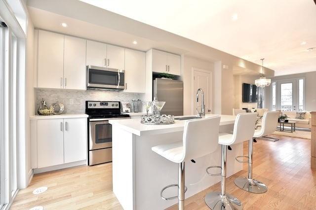 B - 1024 Islington Ave, Townhouse with 3 bedrooms, 3 bathrooms and 1 parking in Toronto ON | Image 9