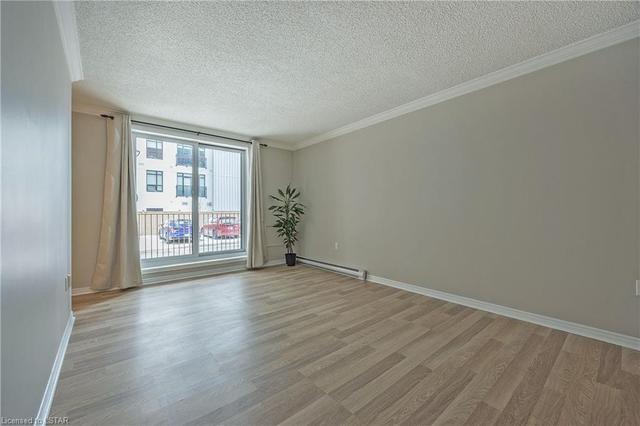 103 - 95 Baseline Road W, House attached with 2 bedrooms, 2 bathrooms and 1 parking in London ON | Image 33