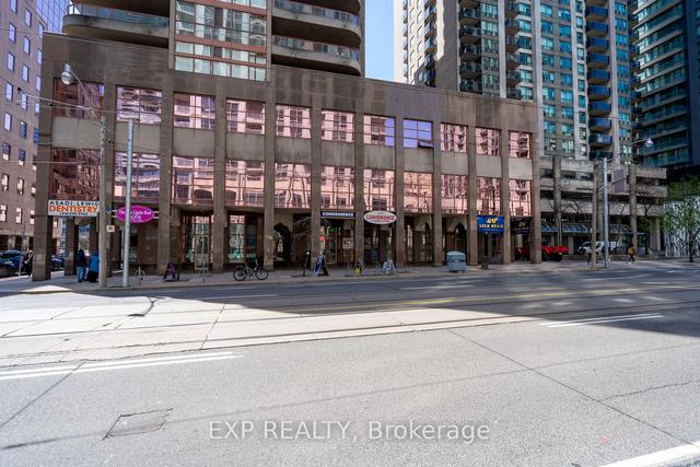 902 - 750 Bay St, Condo with 1 bedrooms, 1 bathrooms and 1 parking in Toronto ON | Image 26