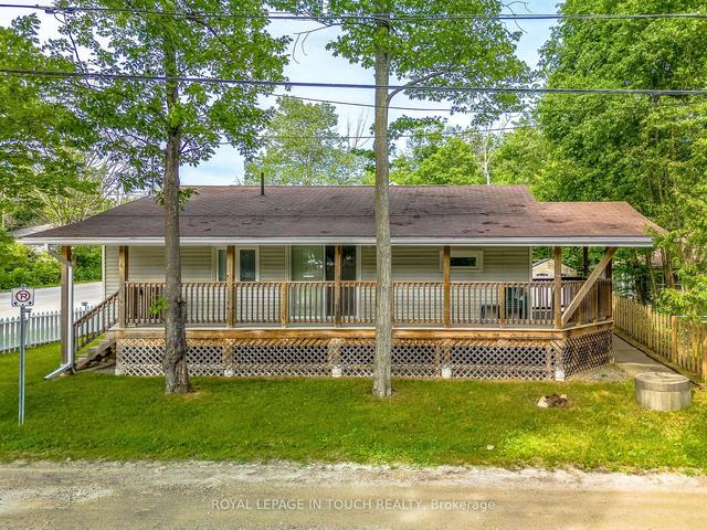 349 Balm Beach Rd W, House detached with 3 bedrooms, 1 bathrooms and 3 parking in Tiny ON | Image 1