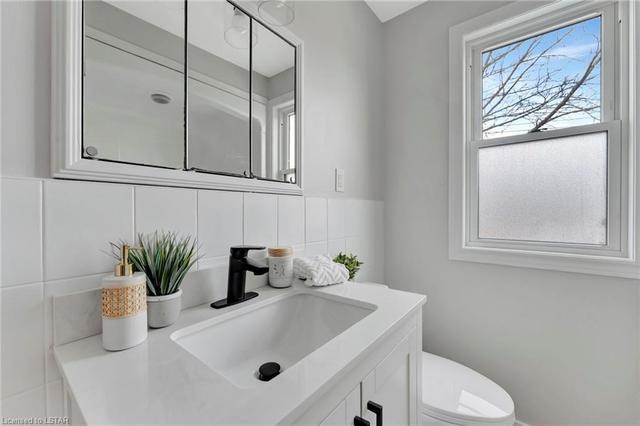 221 East 14th Street, House detached with 3 bedrooms, 2 bathrooms and 1 parking in Hamilton ON | Image 9