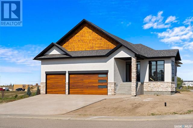 718 Third Avenue, House detached with 3 bedrooms, 2 bathrooms and null parking in Pilot Butte SK | Image 1