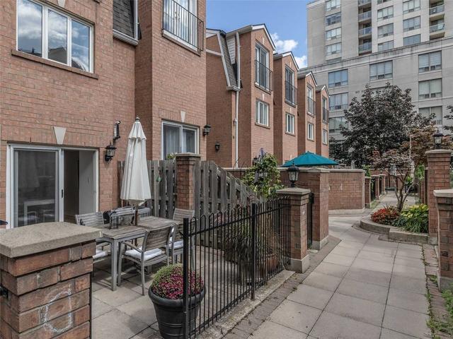th #6 - 151 Merton St, Townhouse with 3 bedrooms, 3 bathrooms and 1 parking in Toronto ON | Image 6