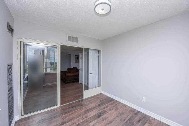 1109 - 5 Lisa St, Condo with 3 bedrooms, 2 bathrooms and 1 parking in Brampton ON | Image 11