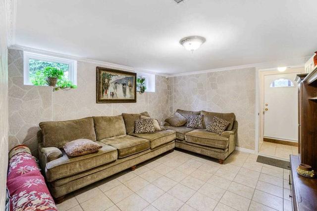 3184 Hedgestone Crt, House semidetached with 3 bedrooms, 2 bathrooms and 3 parking in Mississauga ON | Image 16