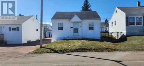 33 Appleton St, House detached with 4 bedrooms, 1 bathrooms and null parking in Dieppe NB | Card Image