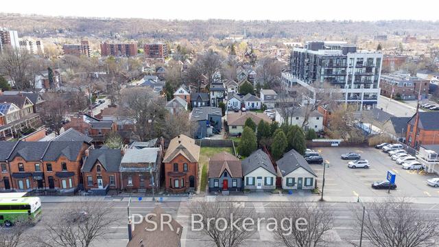 329 Main St W, House detached with 2 bedrooms, 1 bathrooms and 3 parking in Hamilton ON | Image 26