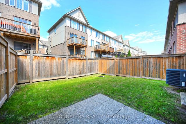 387 Wheat Boom Dr, House attached with 3 bedrooms, 3 bathrooms and 3 parking in Oakville ON | Image 35