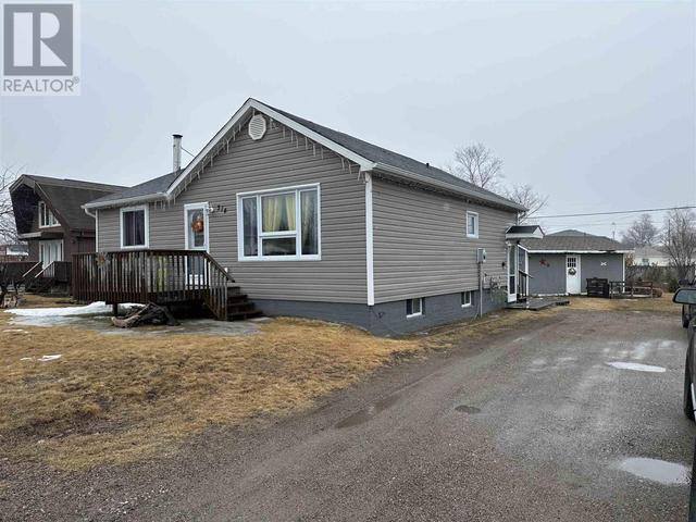 314 Mary St, House detached with 2 bedrooms, 2 bathrooms and null parking in Schreiber ON | Image 1