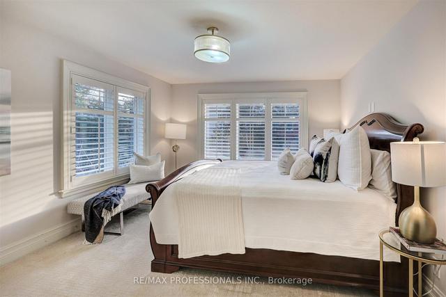 22 The Kingsway, House detached with 4 bedrooms, 6 bathrooms and 7 parking in Toronto ON | Image 9