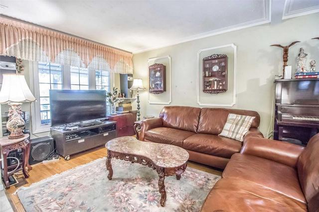 50 Denison Ave, House semidetached with 3 bedrooms, 2 bathrooms and 5 parking in Toronto ON | Image 3