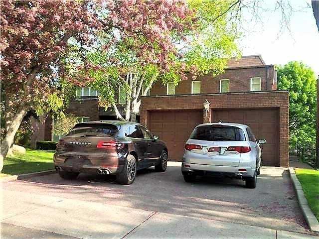 30 Argonne Cres, House detached with 5 bedrooms, 3 bathrooms and 1 parking in Toronto ON | Image 1