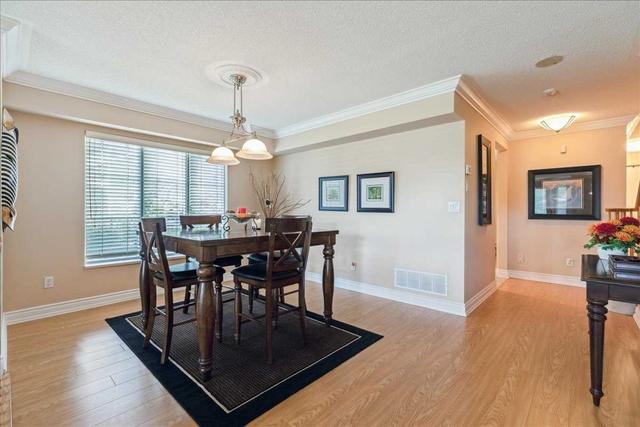 th1 - 442 Maple Ave, Townhouse with 3 bedrooms, 3 bathrooms and 3 parking in Burlington ON | Image 3