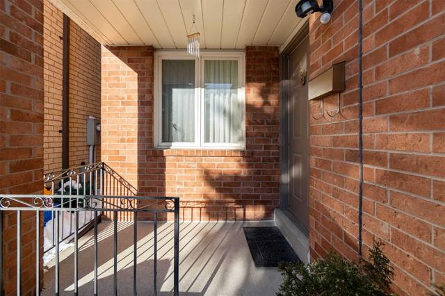 26 Augusta Crt, House attached with 3 bedrooms, 2 bathrooms and 3 parking in Markham ON | Image 23