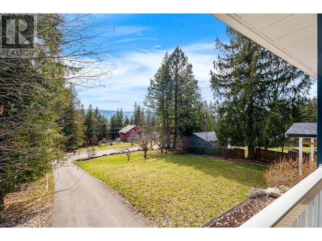 7451 Estate Drive, House detached with 3 bedrooms, 2 bathrooms and 4 parking in Columbia Shuswap F BC | Image 38