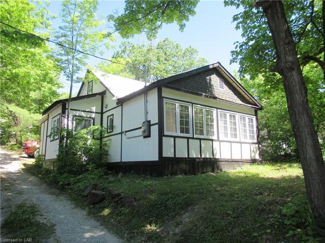 1185 North Kahshe Lake Road, House detached with 1 bedrooms, 1 bathrooms and null parking in Gravenhurst ON | Image 1