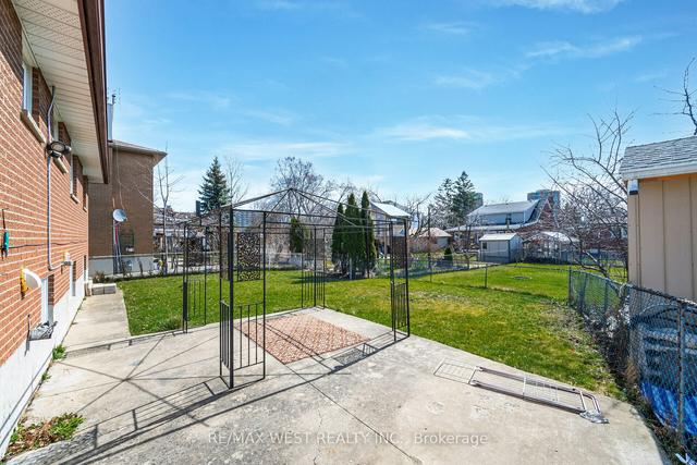 2 Delbasso Crt, House detached with 3 bedrooms, 4 bathrooms and 6 parking in Toronto ON | Image 32