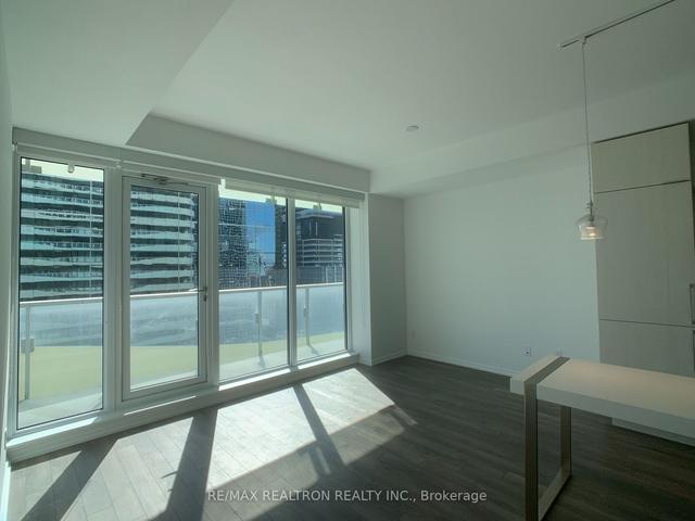 1906 - 197 Yonge St, Condo with 1 bedrooms, 1 bathrooms and 0 parking in Toronto ON | Image 25