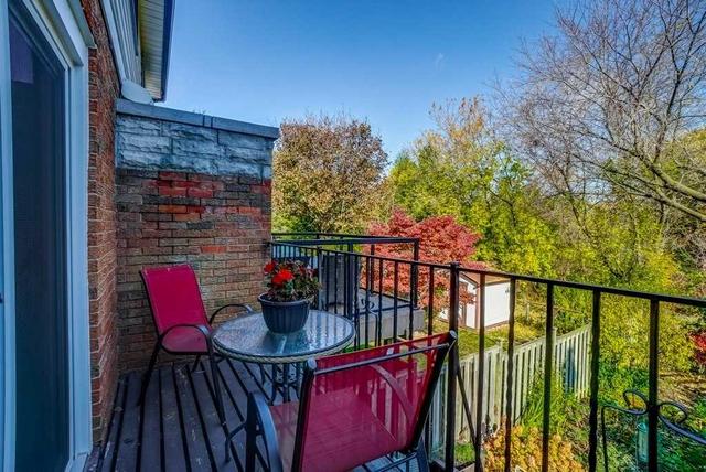 27 Bremen Lane, House semidetached with 4 bedrooms, 3 bathrooms and 5 parking in Mississauga ON | Image 5