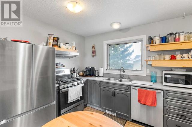 2108 7 Avenue, House detached with 4 bedrooms, 2 bathrooms and 2 parking in Didsbury AB | Image 11