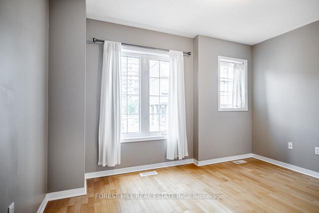 100 - 117a The Queensway, Townhouse with 3 bedrooms, 2 bathrooms and 1 parking in Toronto ON | Image 2