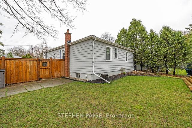 32 Cumming Crt, House detached with 2 bedrooms, 2 bathrooms and 5 parking in Hamilton ON | Image 30